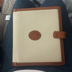 Agenda planner in cream/ tan